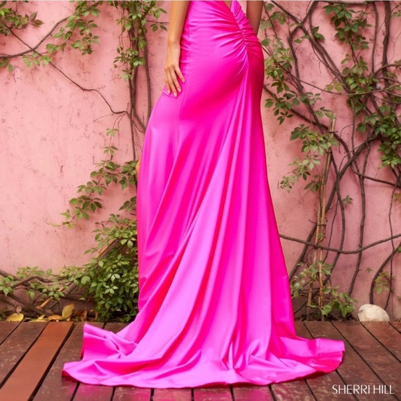 SHERRI HILL Fitted Jersey Gown w/ V Neck Low Open Back Fuchsia #55010 Size 4 - Picture 3 of 9